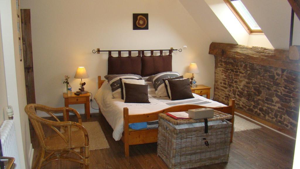 Gite De La Cour Campandré-Valcongrain Kamer foto