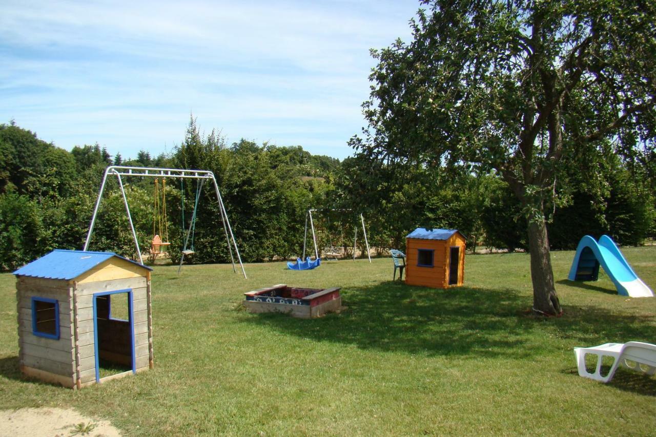 Gite De La Cour Campandré-Valcongrain Buitenkant foto