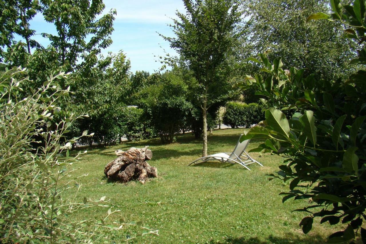 Gite De La Cour Campandré-Valcongrain Buitenkant foto
